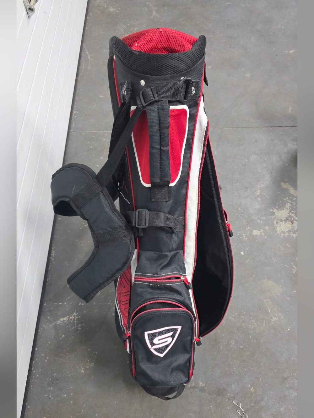 Stand Golf Bag — Black & Red - Picture 7 of 9